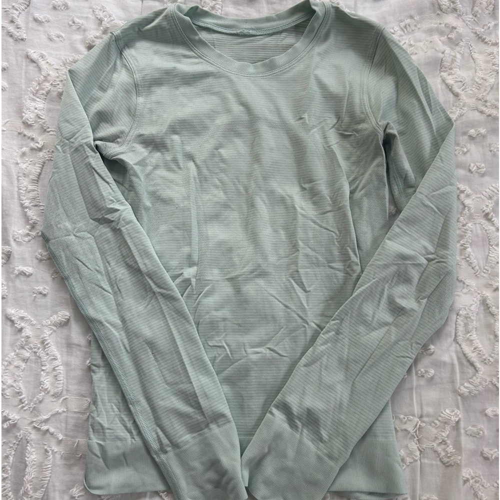 Swiftly Relaxed Long-Sleeve Shirt in light mint